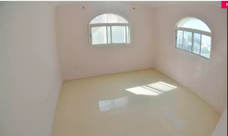 yerleşim Hazır Mülk 2 yatak odası U/F Apartman  kiralık içinde Doha #7593 - 1  image 